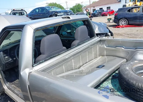 2003 Chevrolet S-10 из США, поврежденный, VIN 1GCCS14H738190589